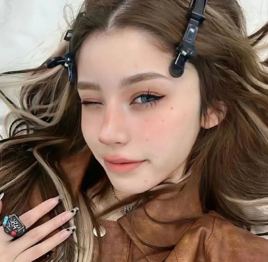 亚历克斯与艾玛